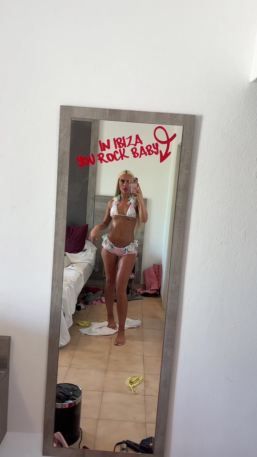 @Molly Rhodes🪩🍒✨