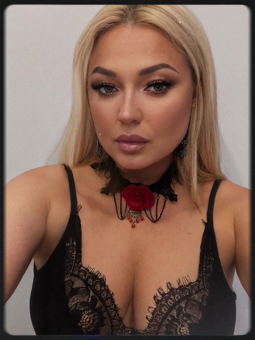 @Luna
