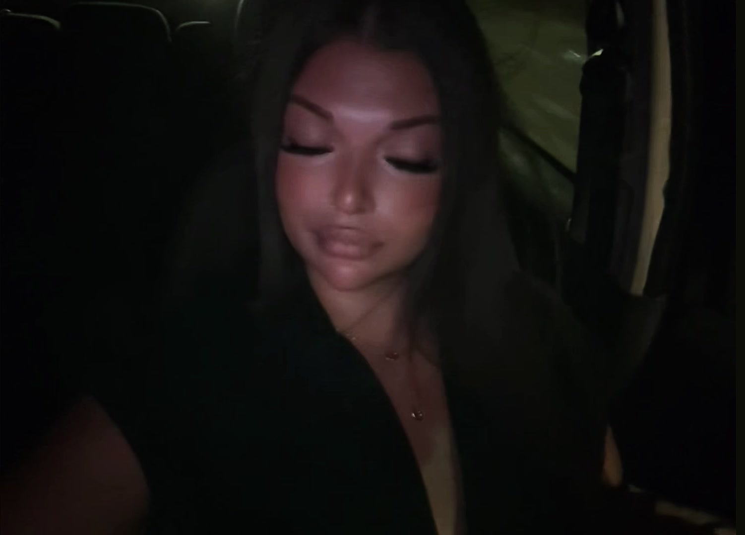 @𝗖𝗢𝗖𝗢 𝗖𝗛𝗔𝗡𝗘𝗟 🥥