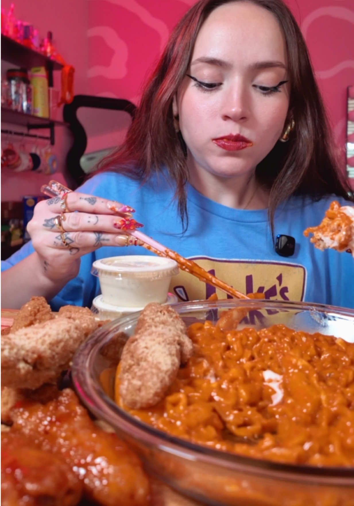 @hungryhungryhallie