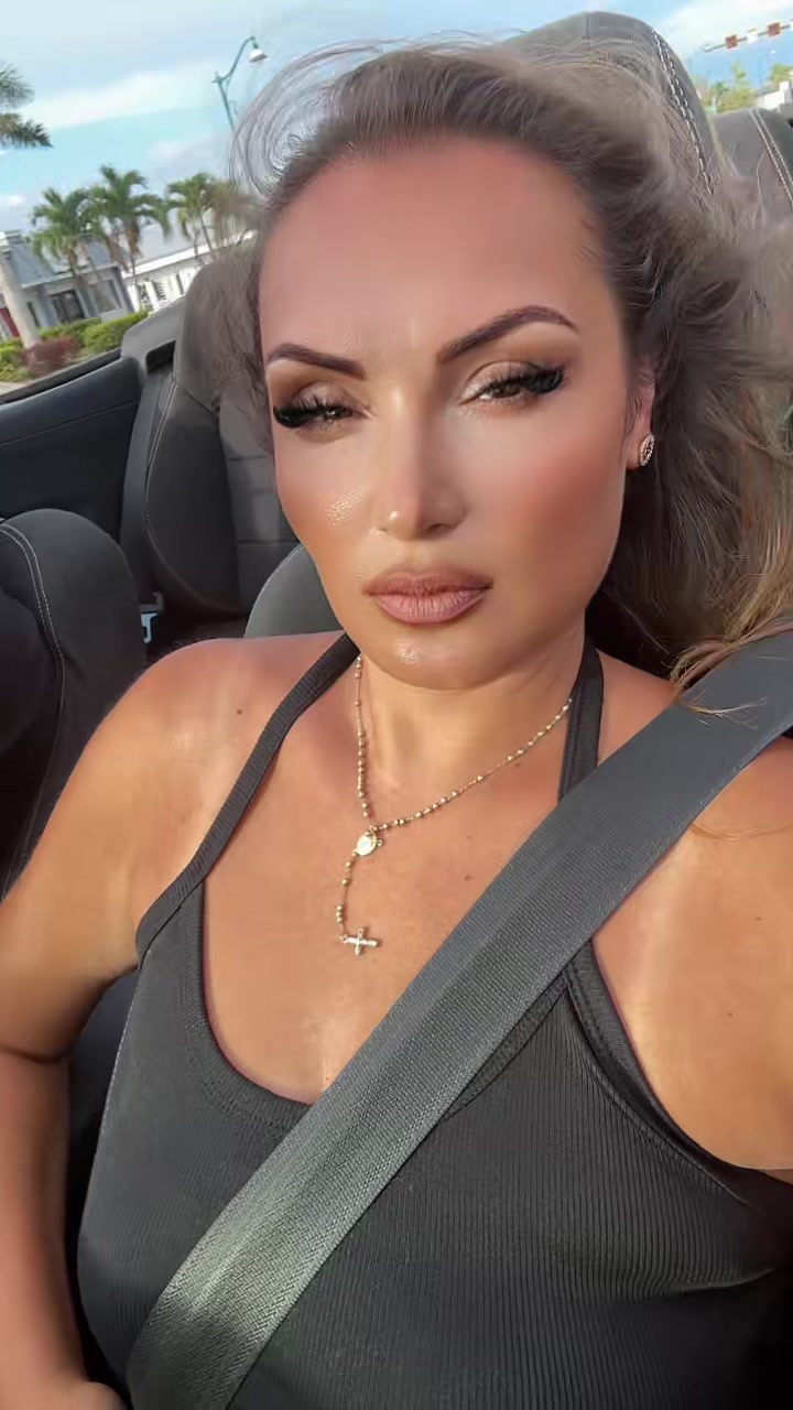 @Aneta_