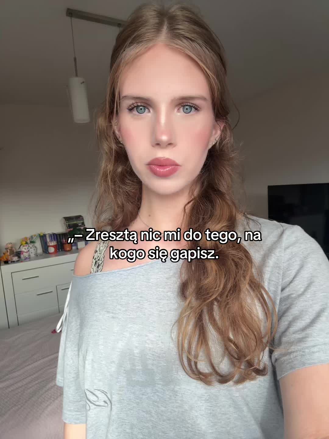 @veronica || booktok