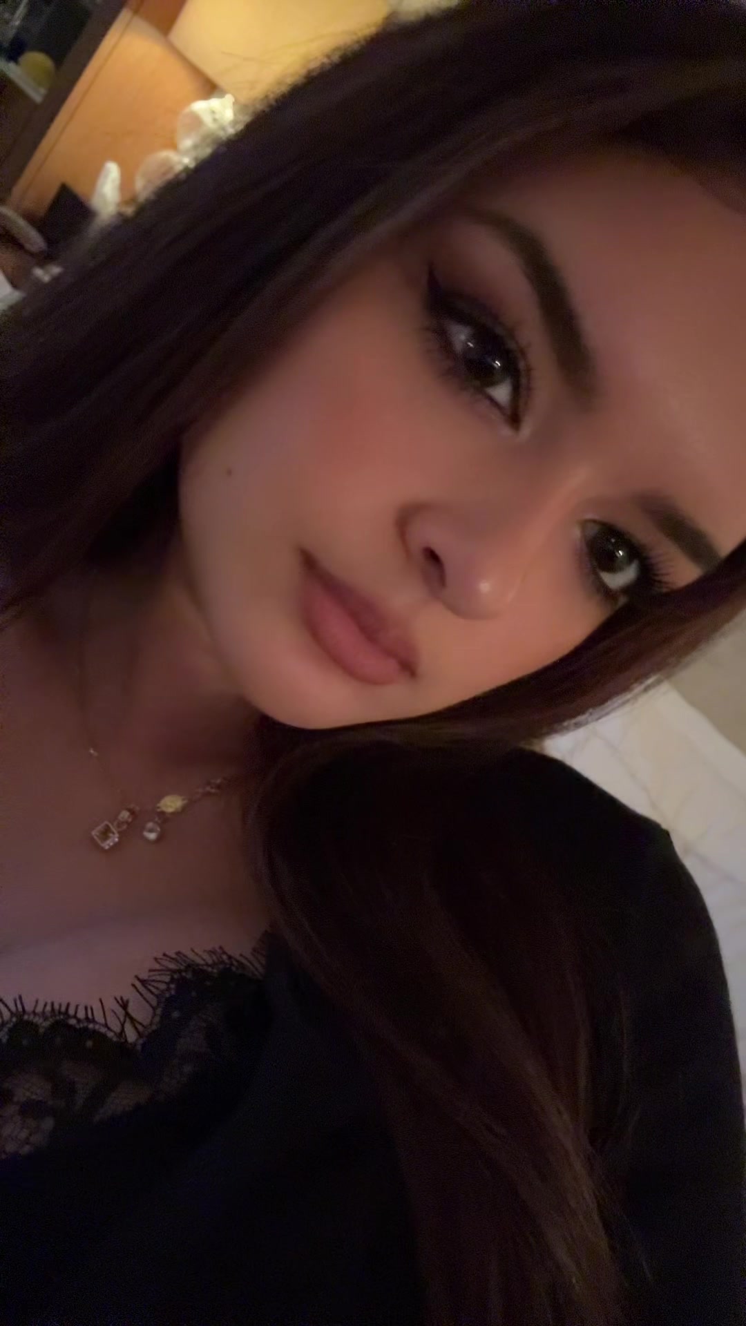 @isabella