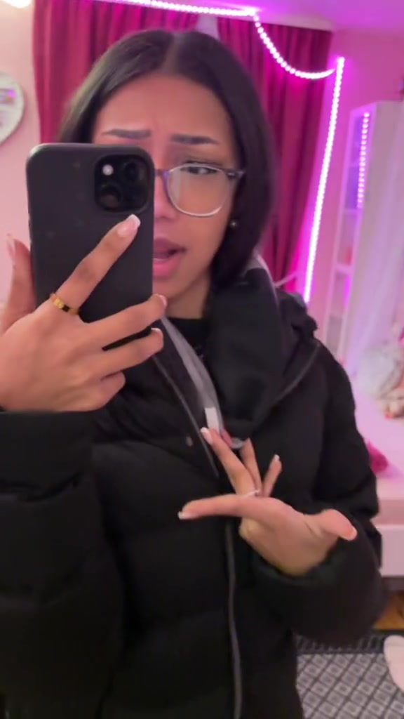 @منال