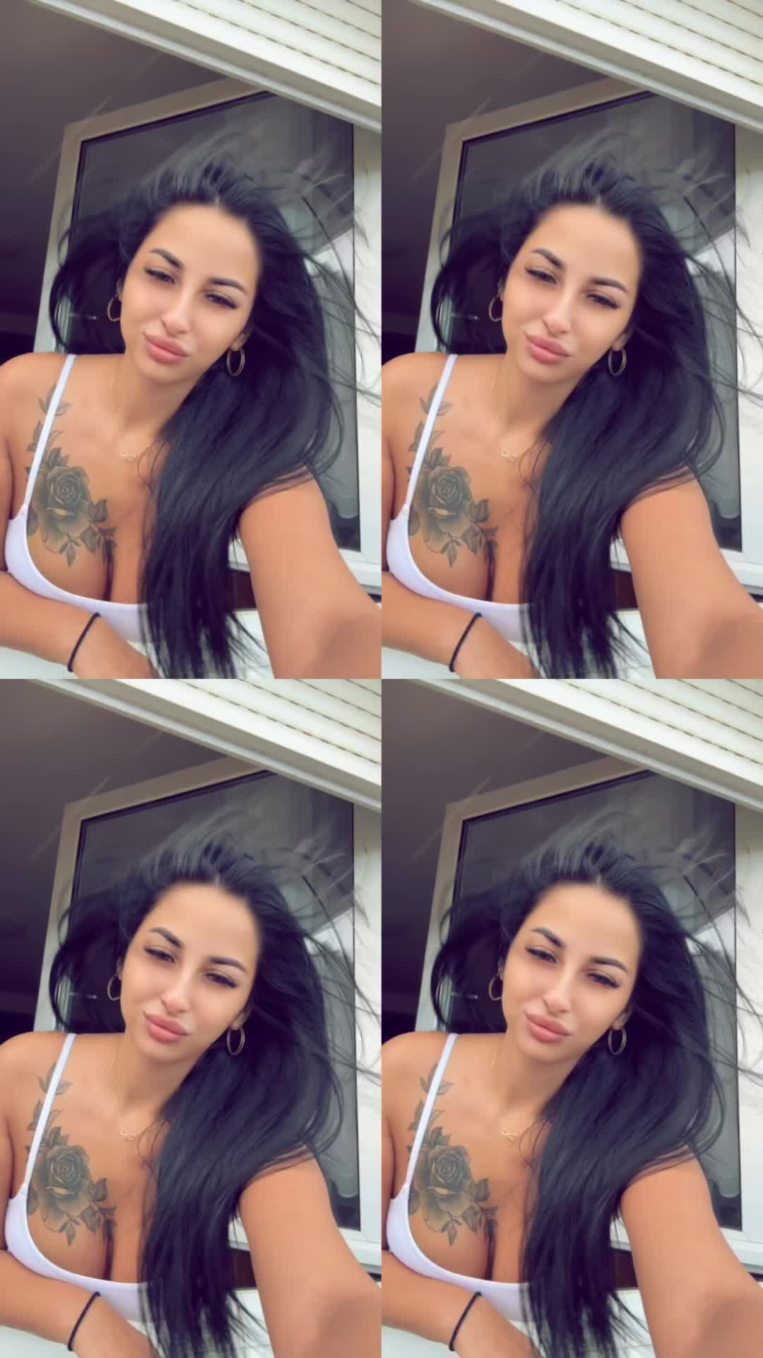 @Andreeea