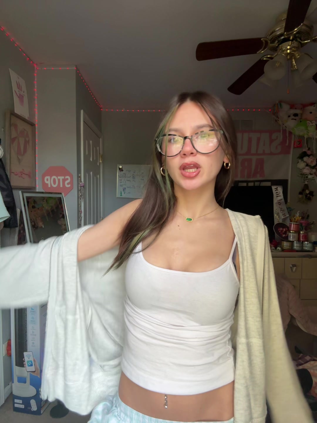 @Aleena 🥸