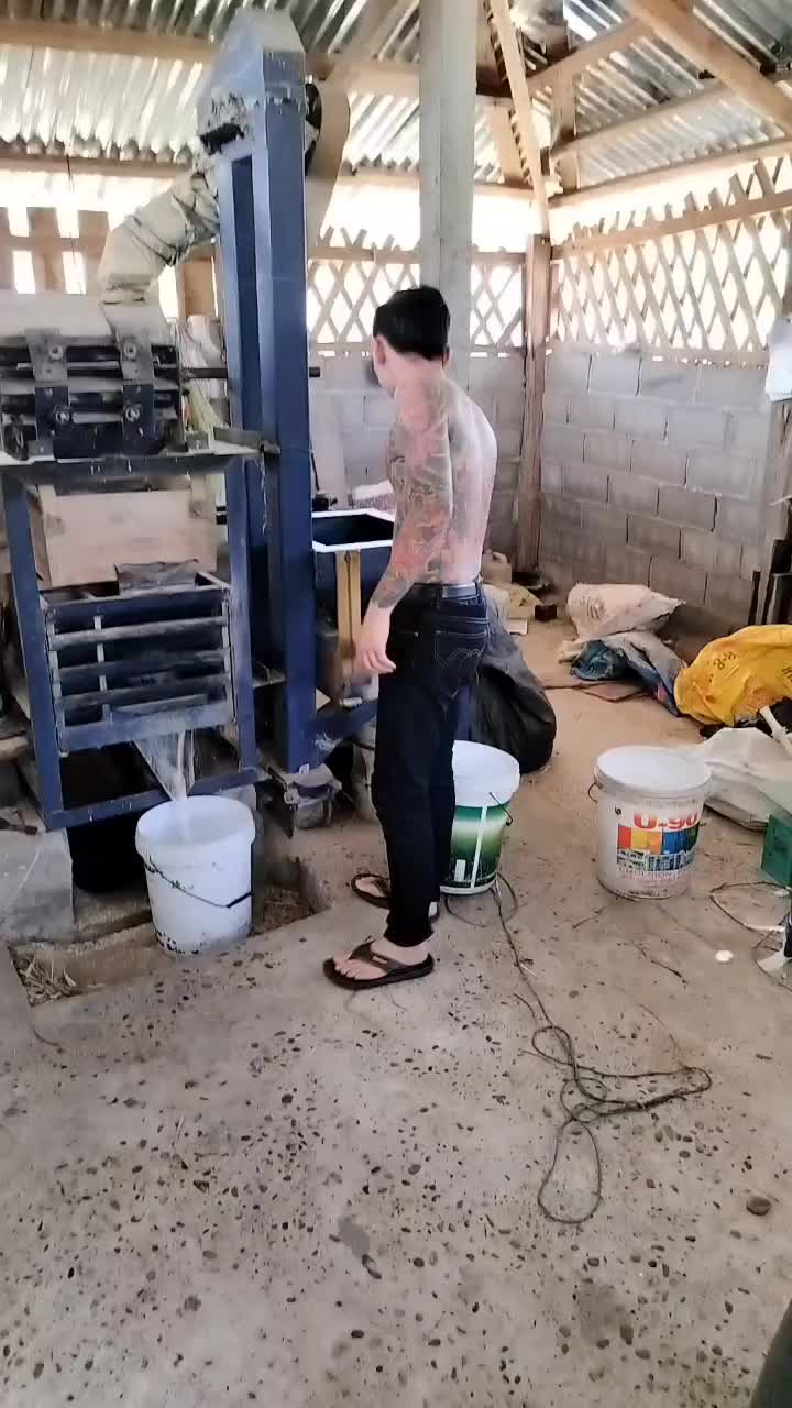 @รักเพื่อชิวิดบ่าวสะหวันนะเขด
