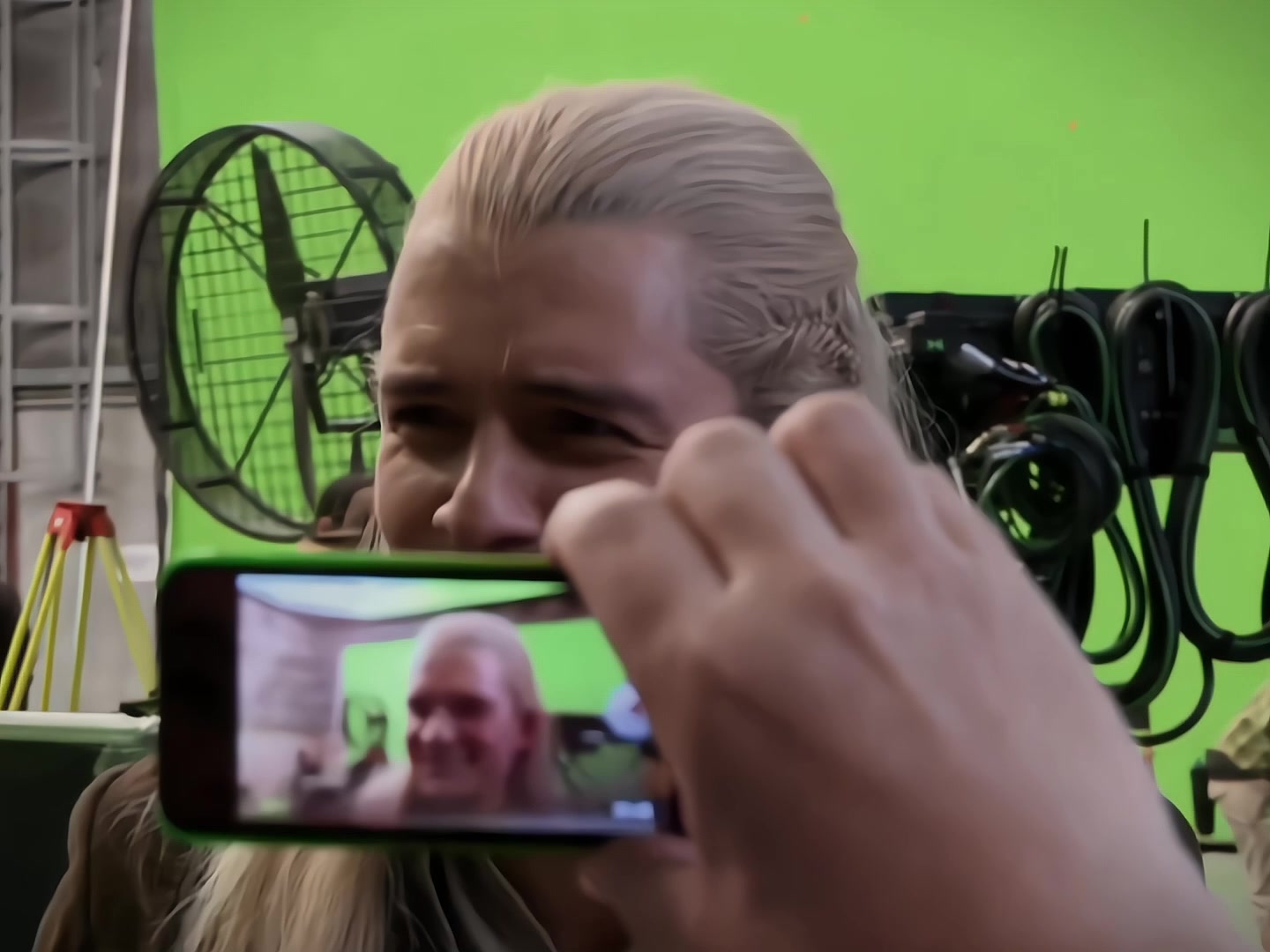 @LOTR.sam