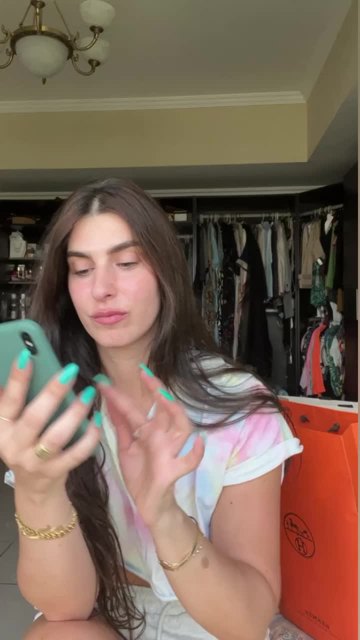 @Nadine elias
