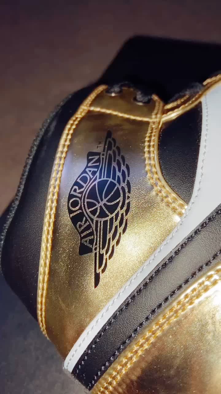 @sold.out.soles