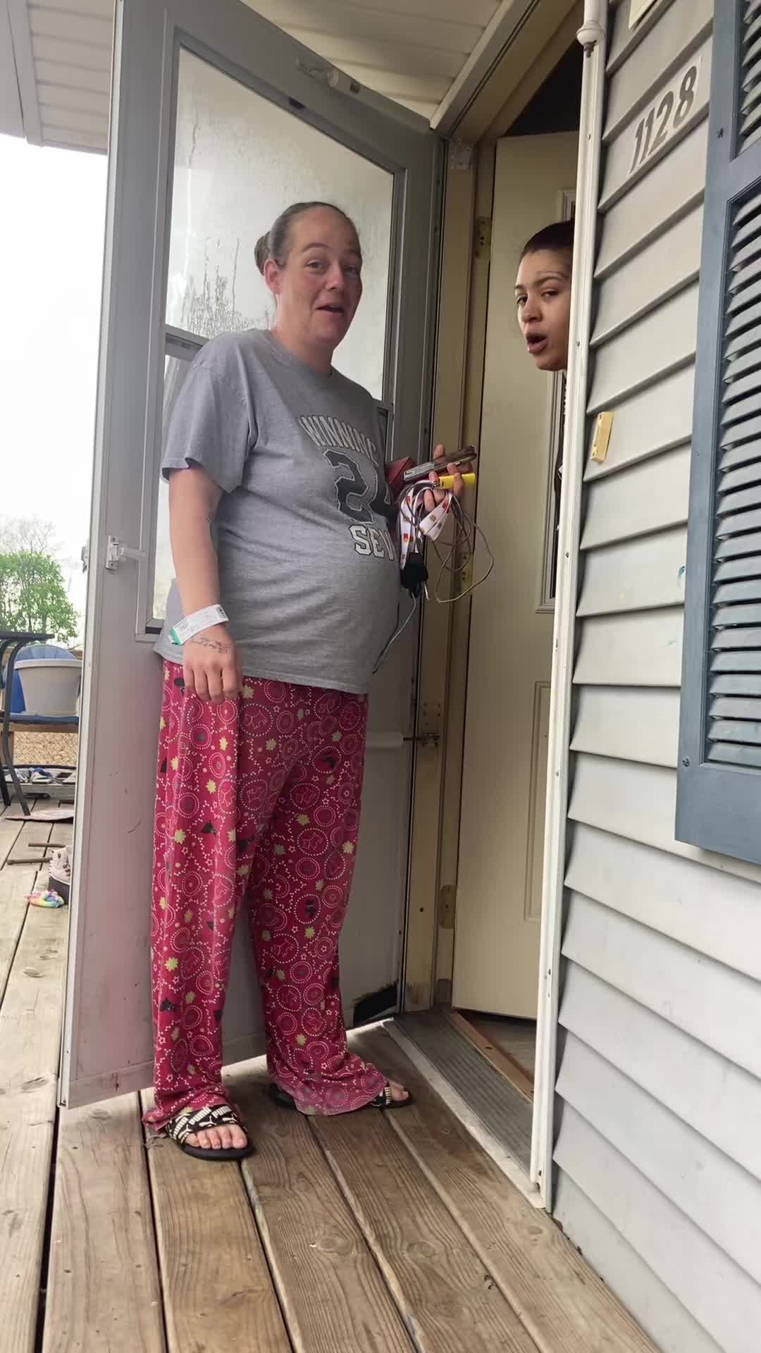@Throuplelife32
