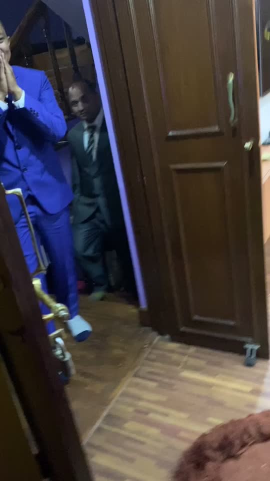 @Candid_b