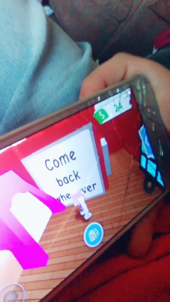 @Mackenzie Morrison