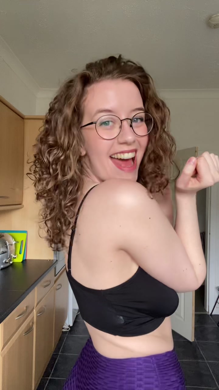 @curlyirishgal