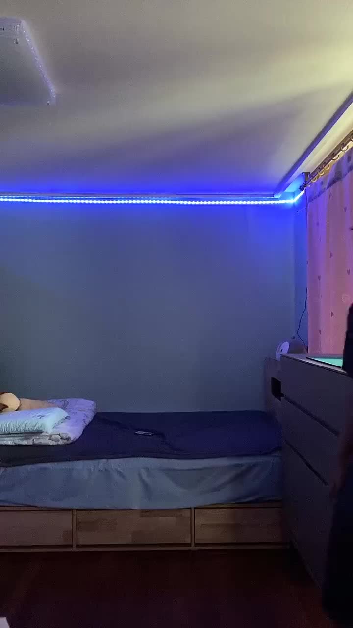 @Holi_yalloow