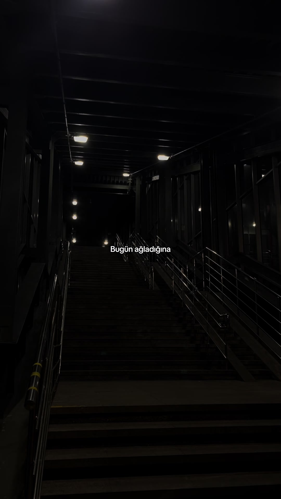 @𝓨.
