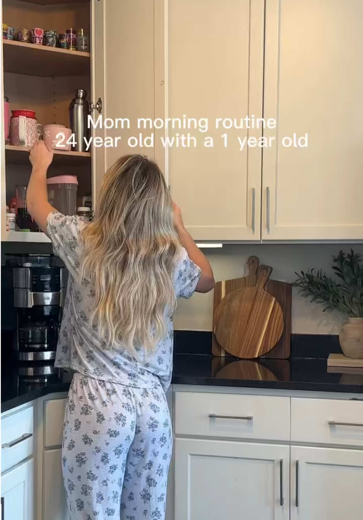 @mamabree.__