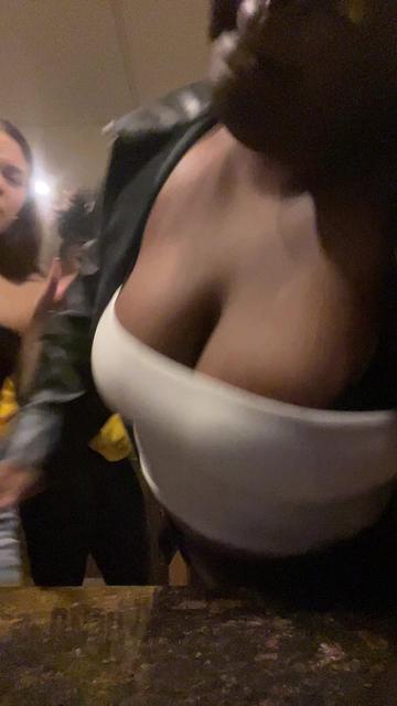 @🤨