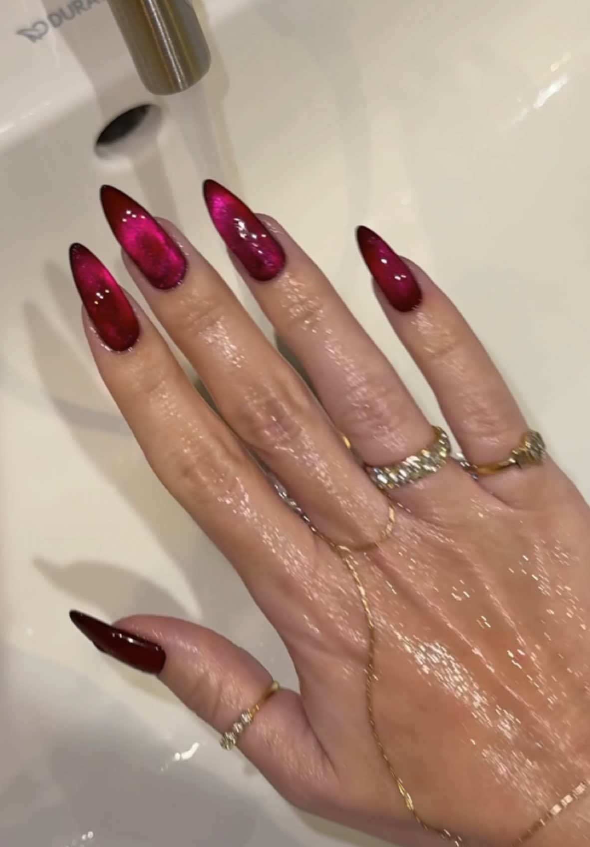 @Nikki_makeup