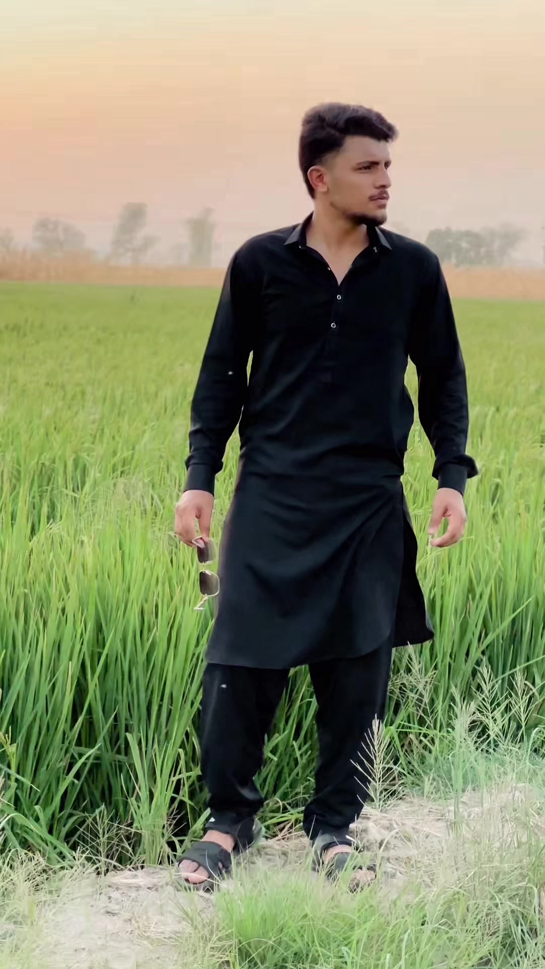 @itzalvi_85