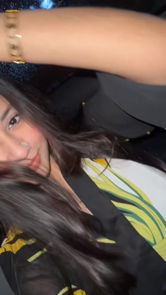 @🗿Wanisa Feroze🖤