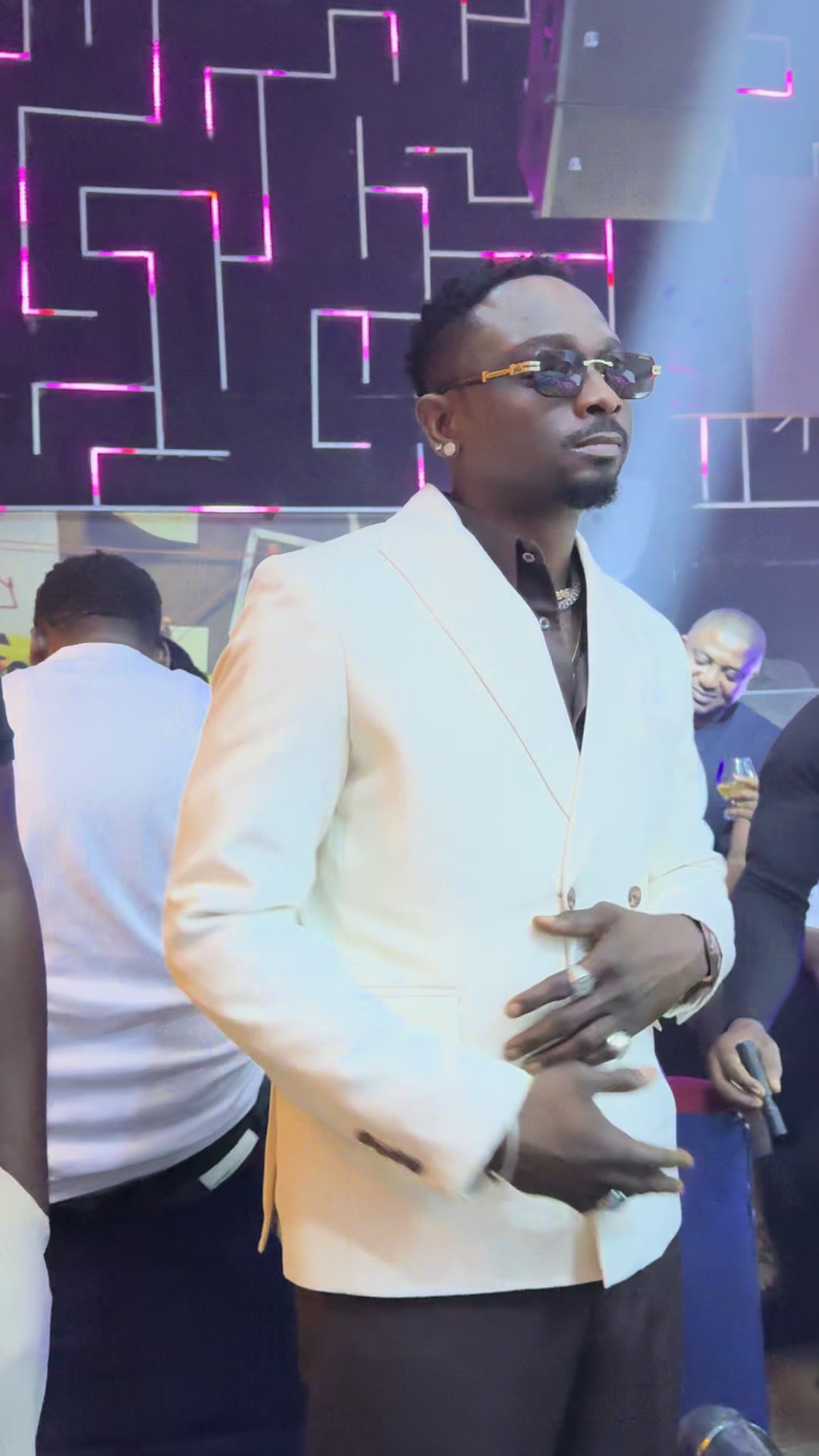 @Sean&ensp;Tizzle