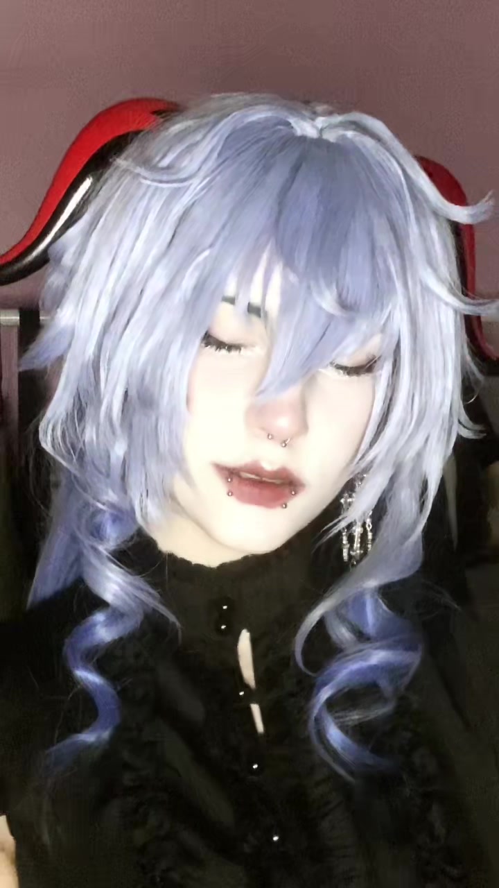 @Den 👹 he/him
