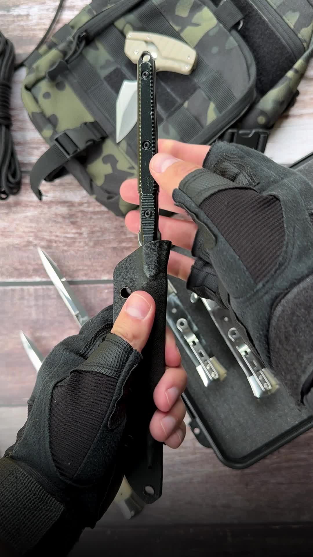@survival.knives