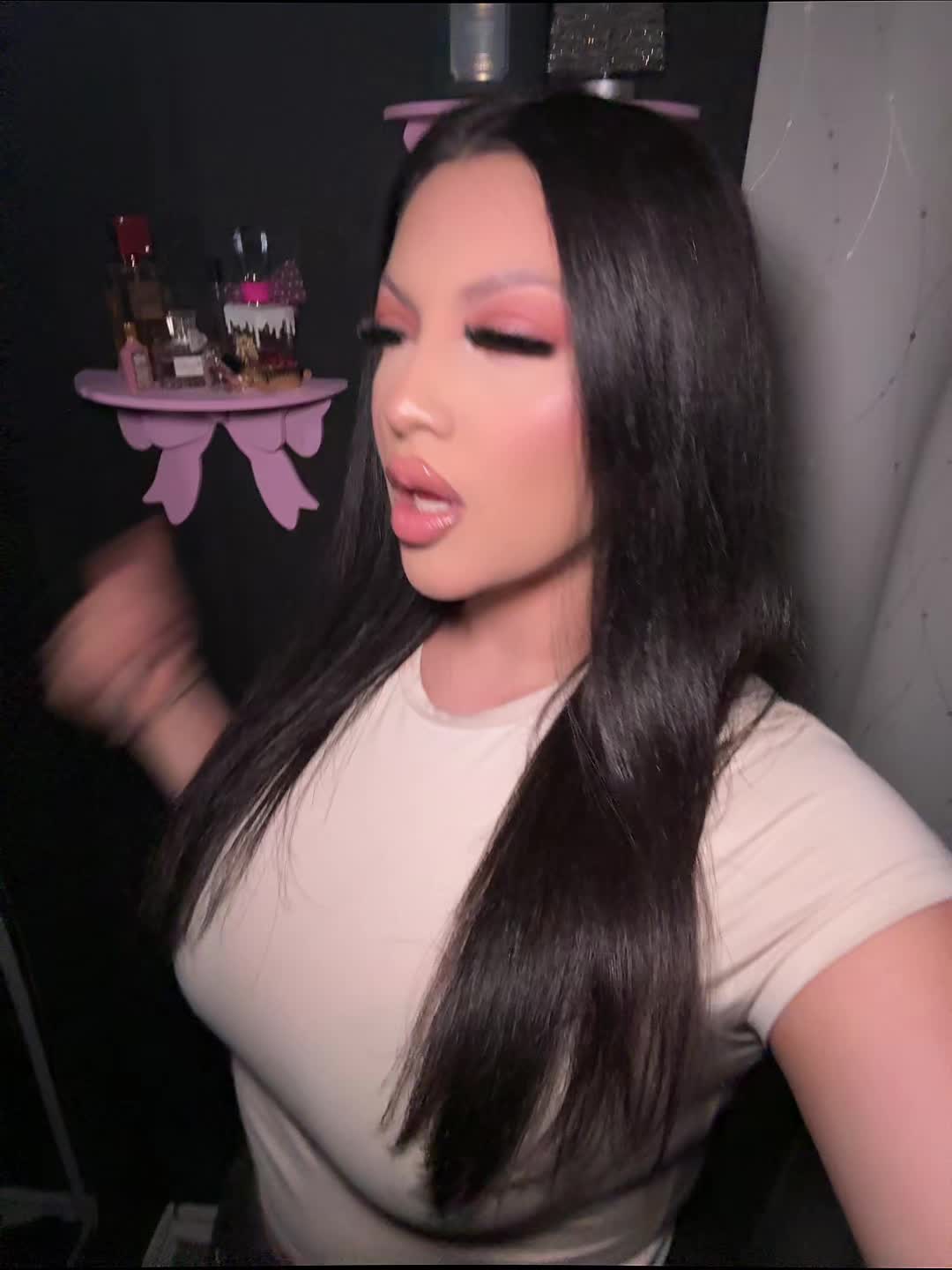 @🧘🏻&zwj;♀️
