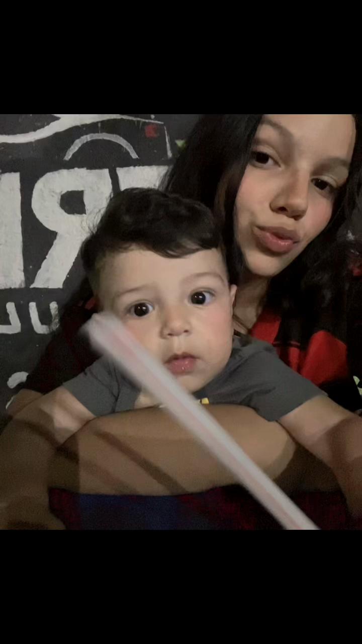 @Larissaxt_01