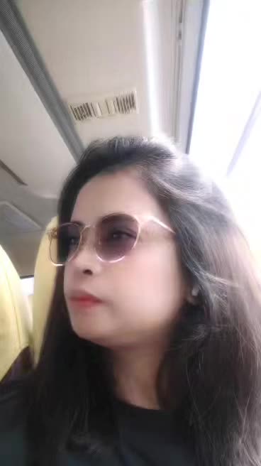 @v7gifyxyxyc