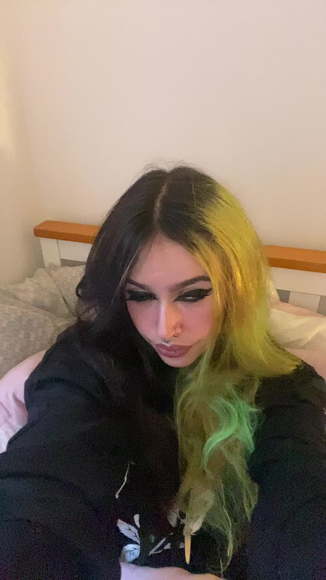 @rachel👽🖤