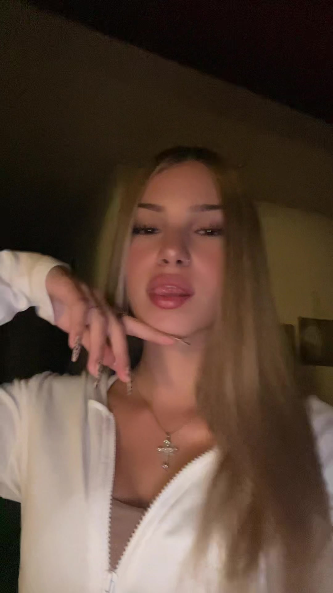 @𝐄𝐥𝐞𝐞