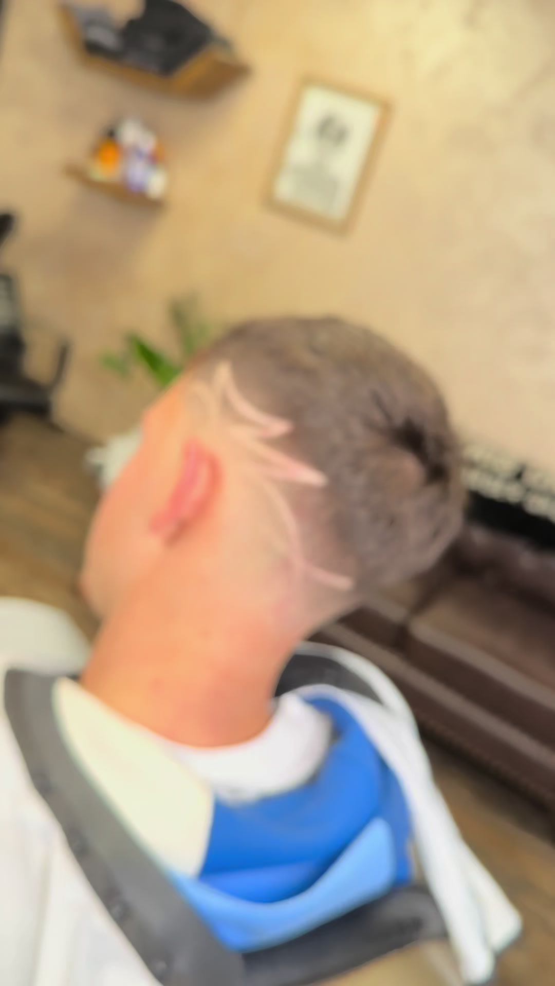@chriscrossbarber_