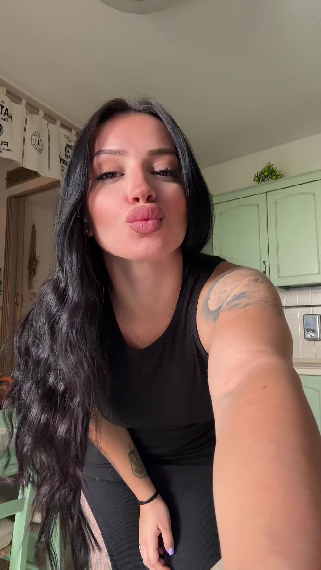 @SnowWhite🖤