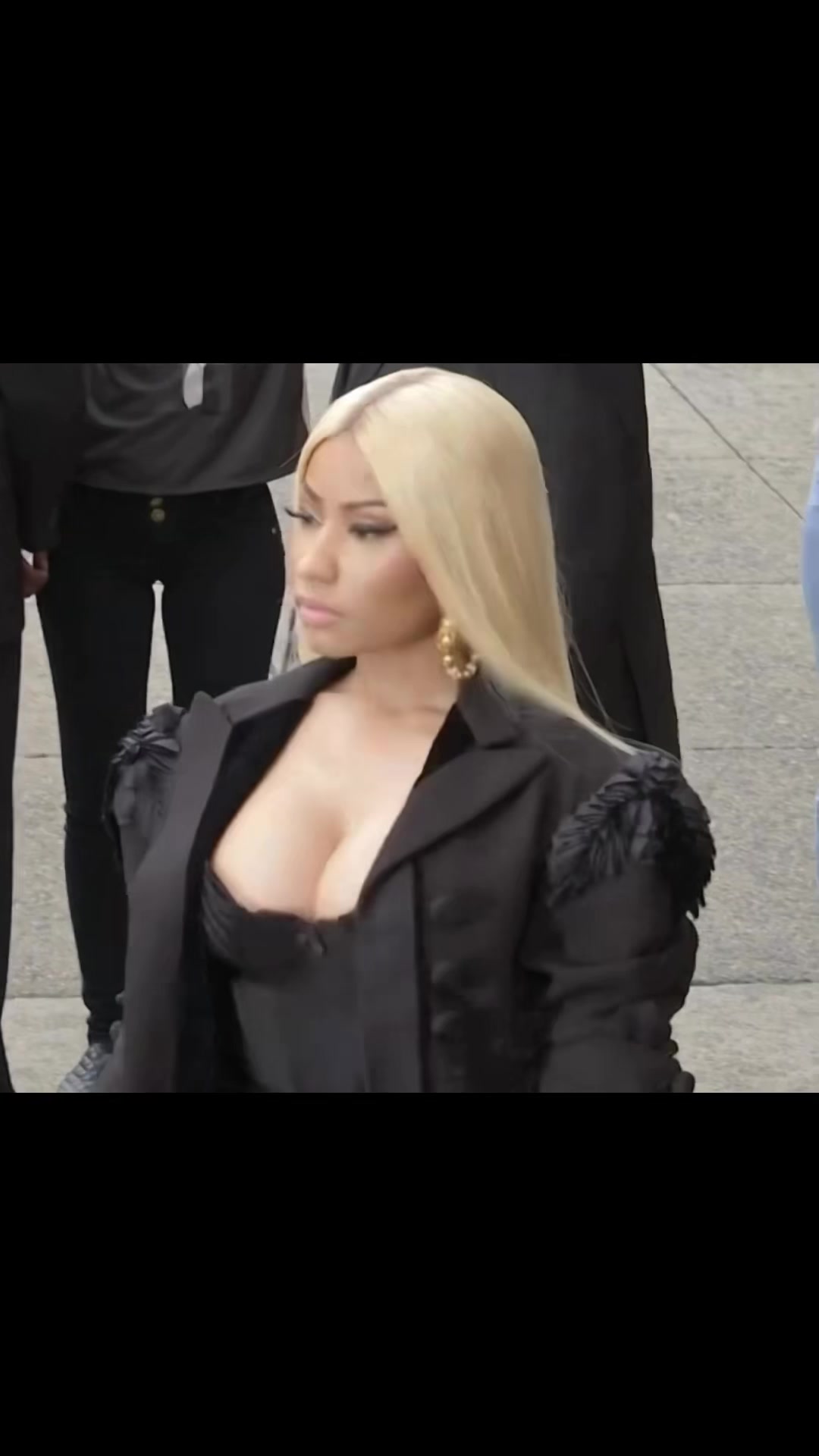 @BARBZ FENDI