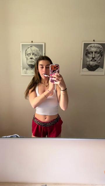 @elenameriii