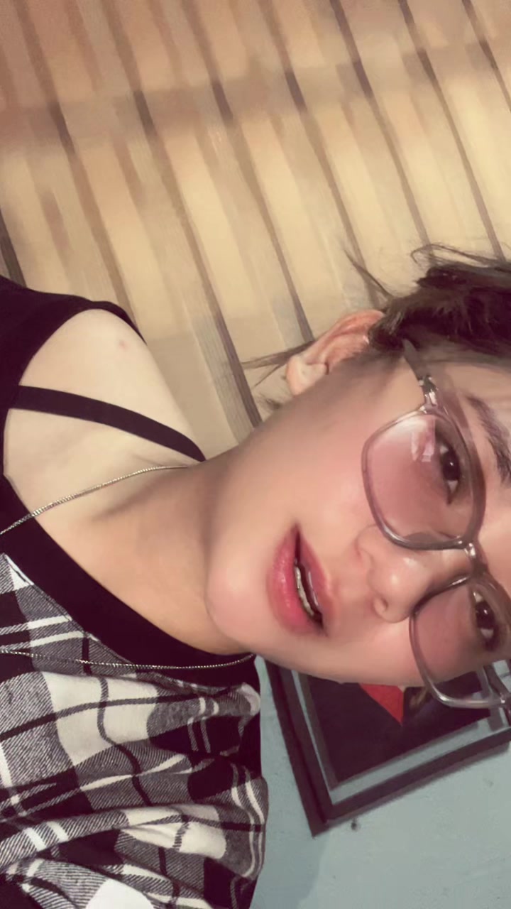 @𝓮𝓵𝓵𝓮𝓷🌼