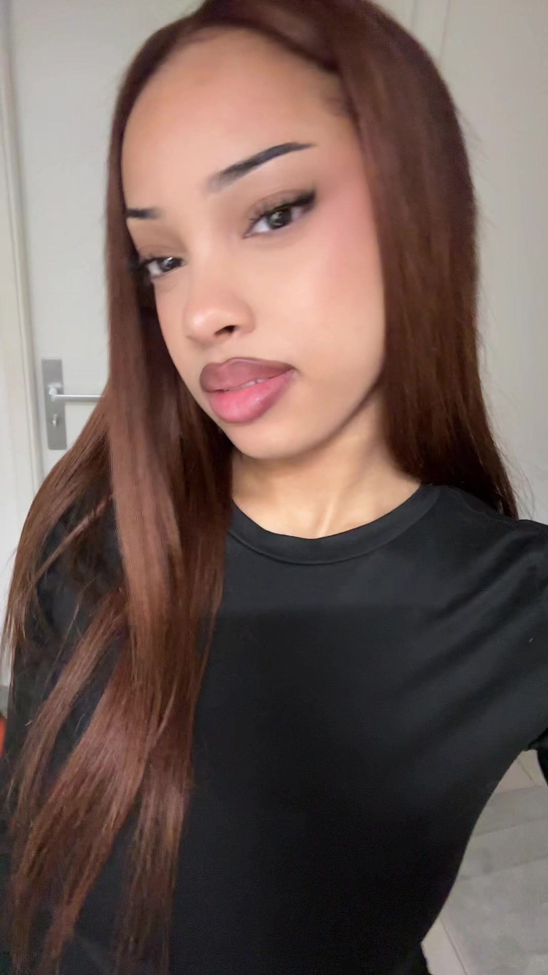 @A&iuml;cha.akss