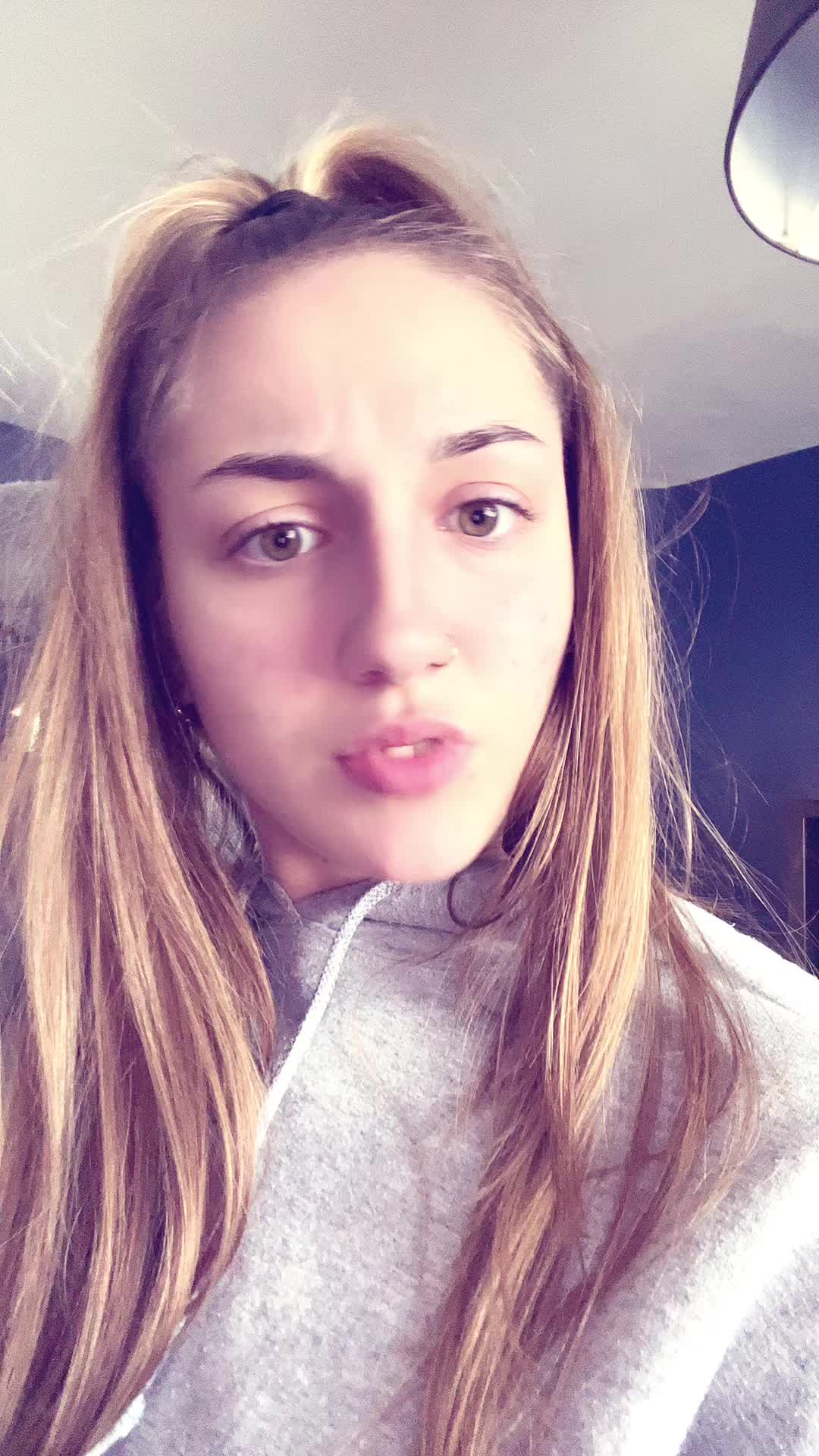 @🍒😮&zwj;💨