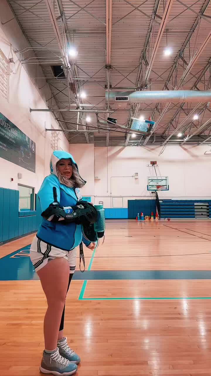 @Angel 🦋