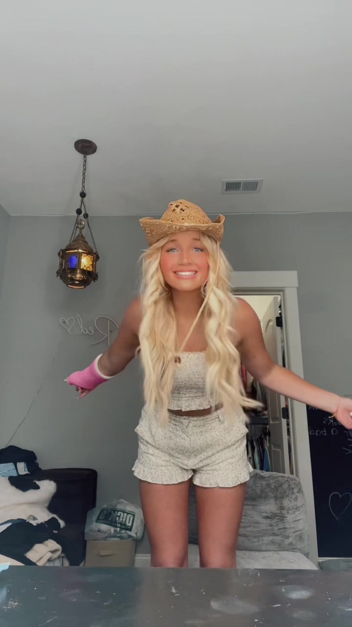 @averydroz