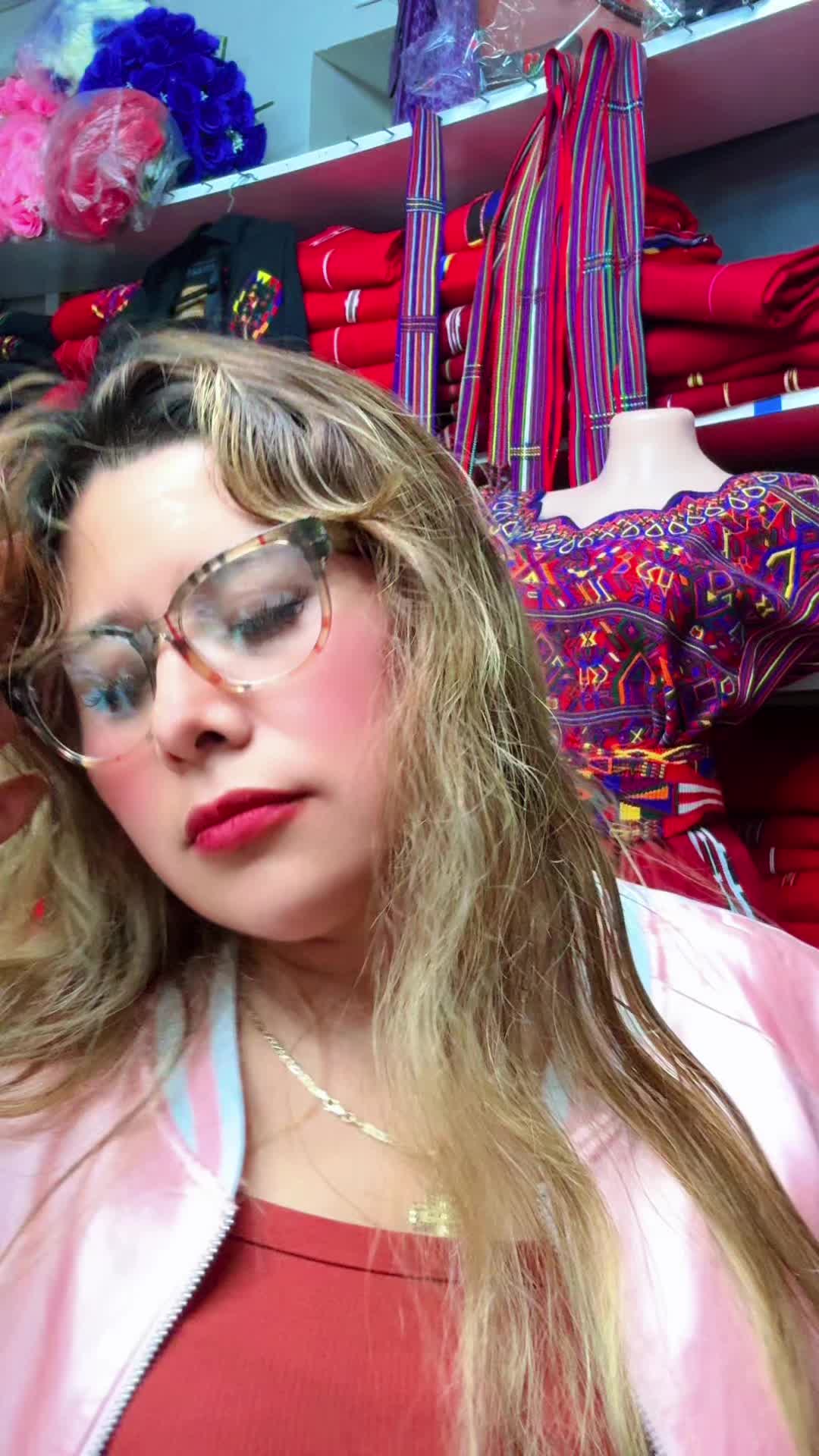 @Elena De León