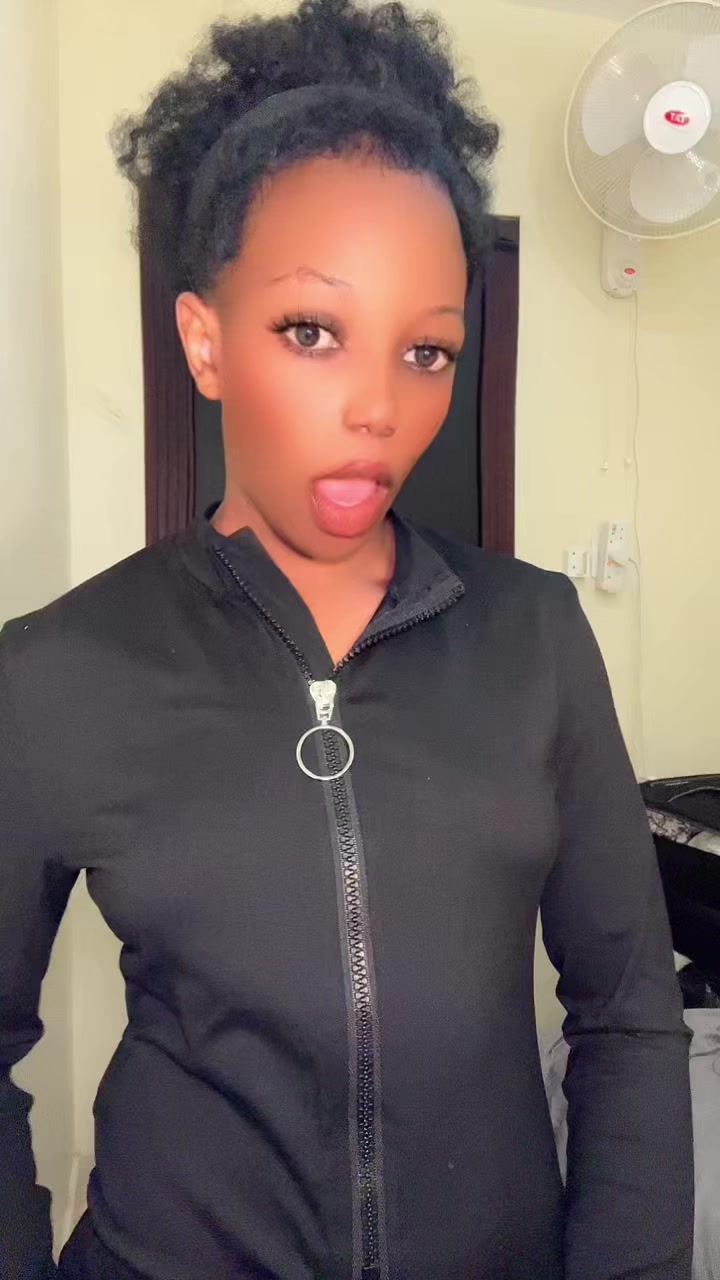 @Dee💕