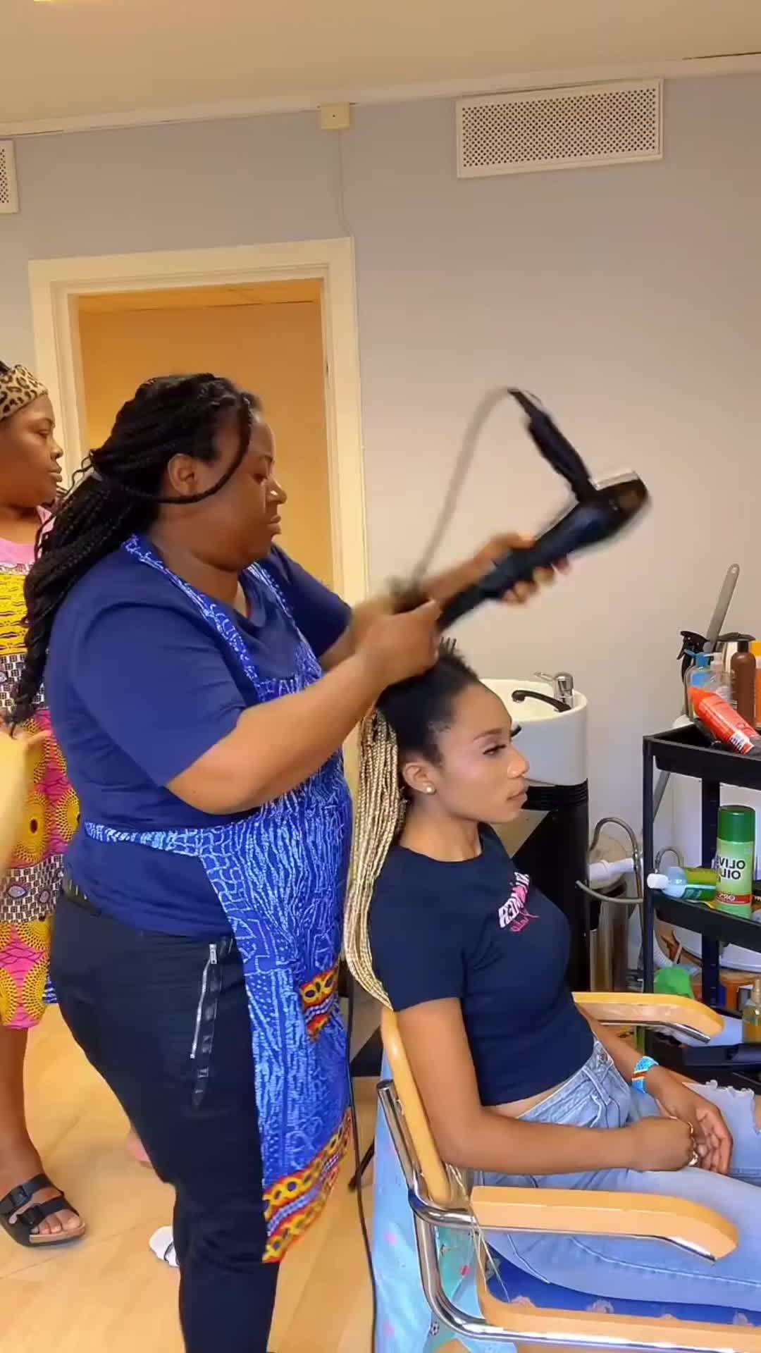 @Shikau Afro Salon (Chufi)