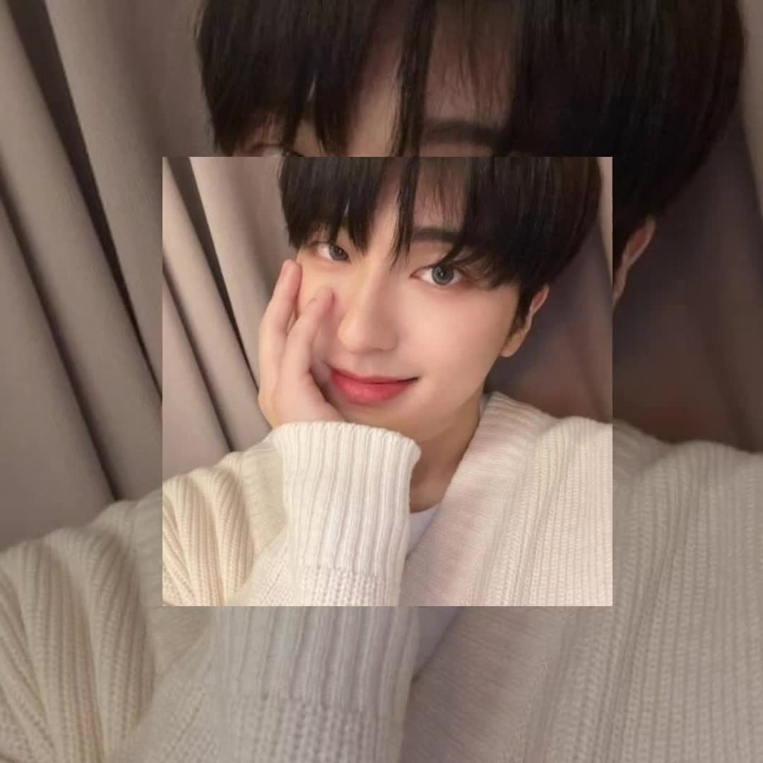 @&Omega;megaX