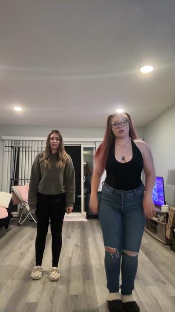 @dcomins26