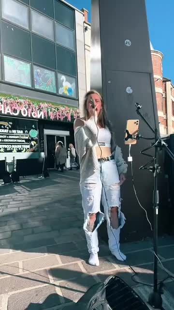 @𝙇𝙖𝙪𝙧𝙚𝙣🖤🎙️