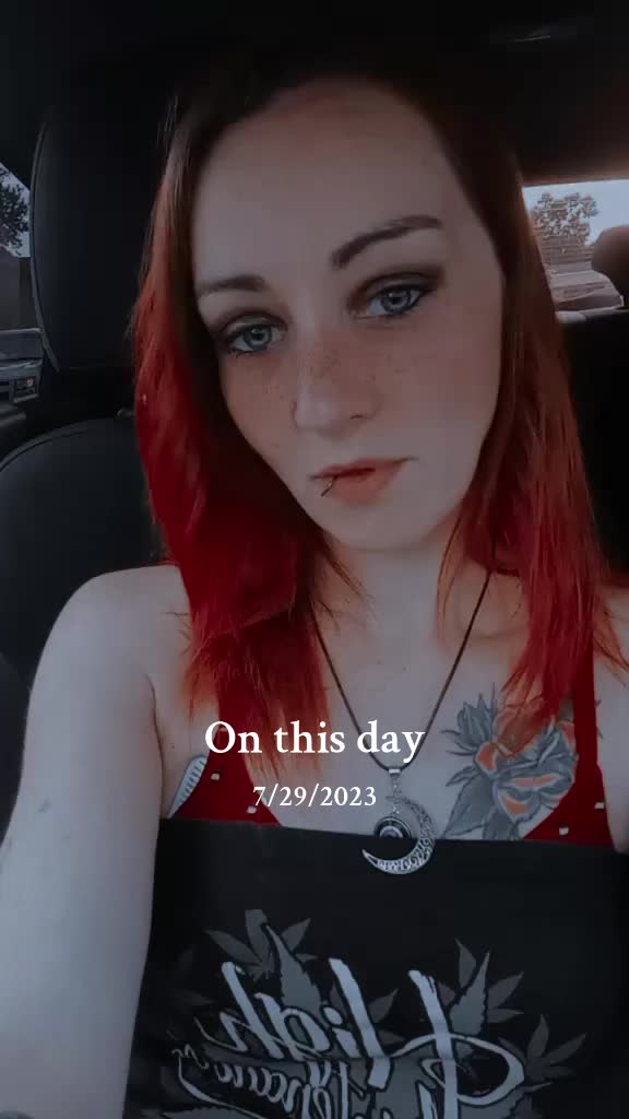 @👑💀Queen.Cyanide💀👑