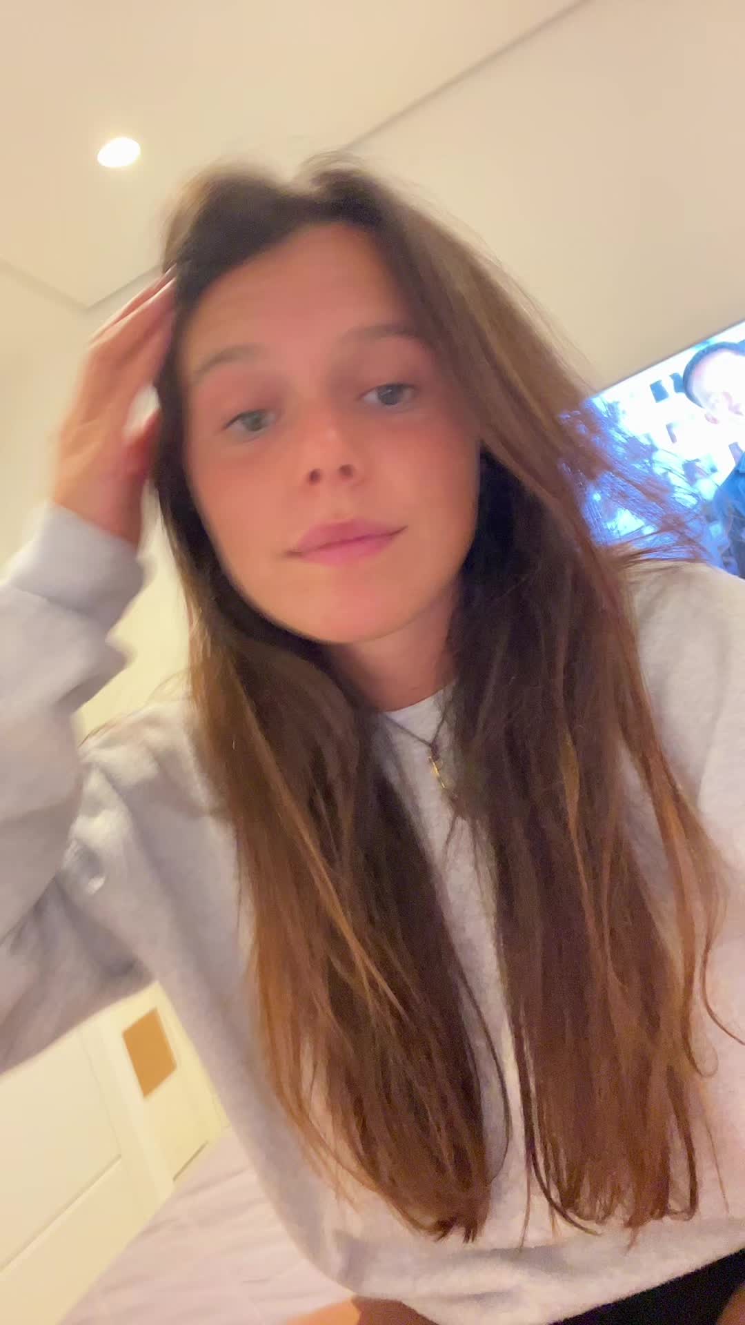 @laviizambernardi